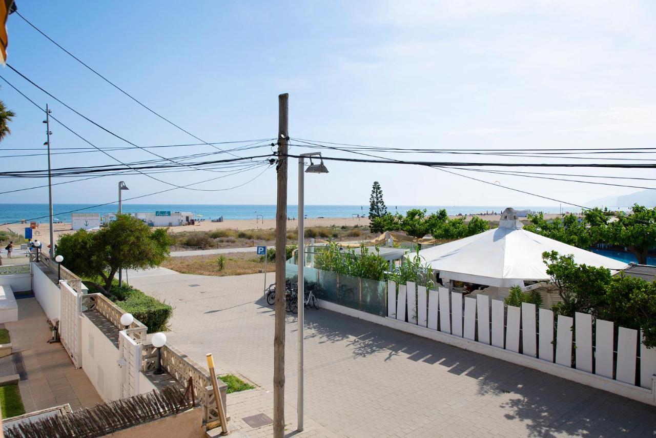 Apartamentos Marplana Castelldefels Buitenkant foto