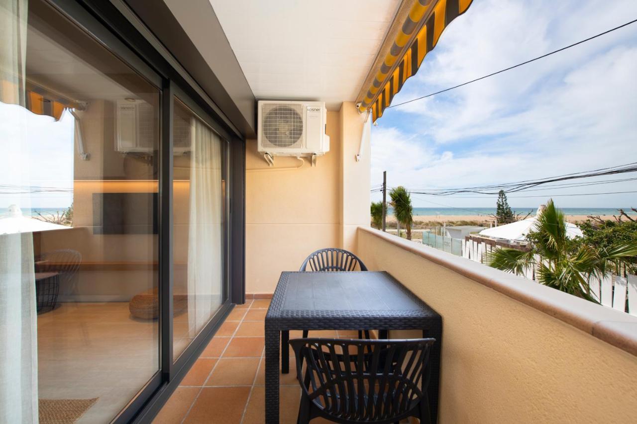 Apartamentos Marplana Castelldefels Buitenkant foto