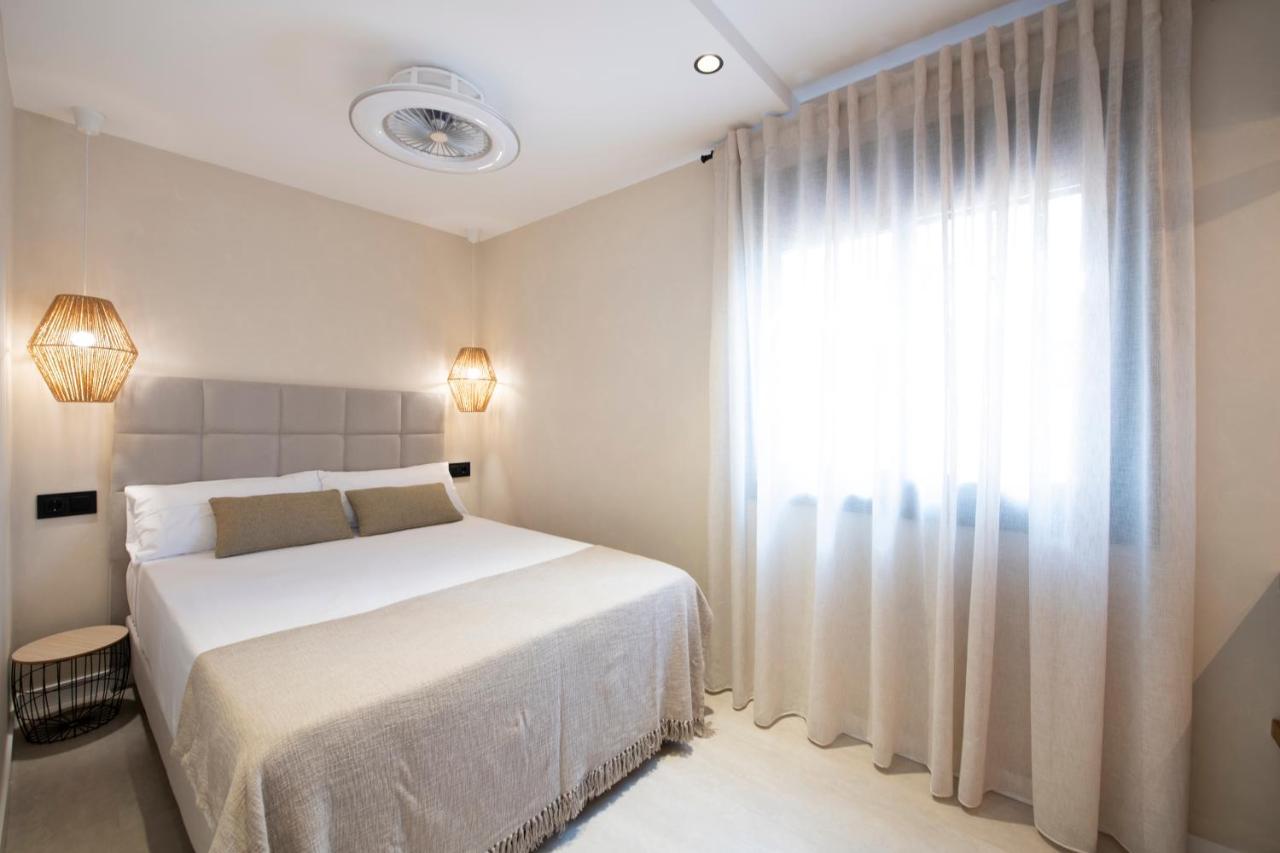 Apartamentos Marplana Castelldefels Buitenkant foto